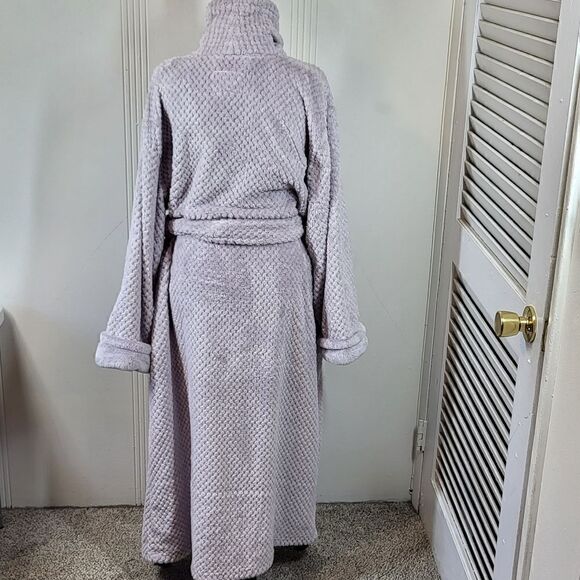 Carole Hochman Lavender Robe - Picture 2 of 6